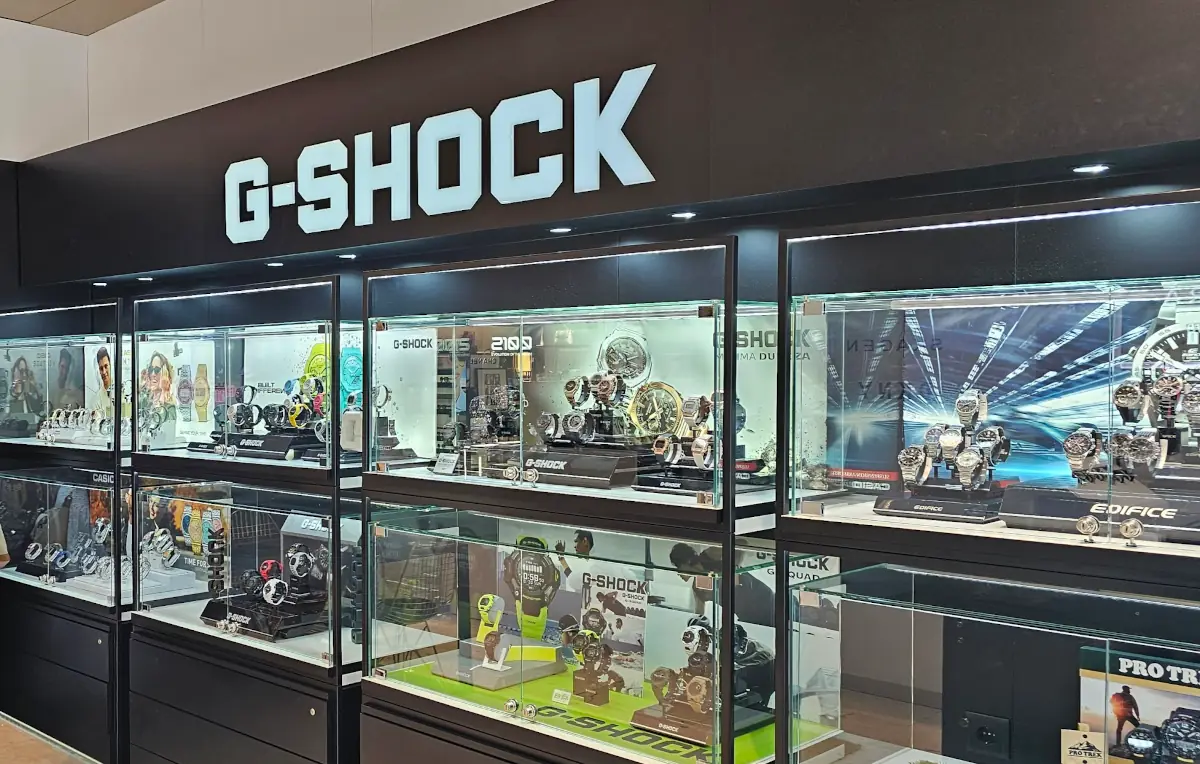 Tienda Oficial G-Shock Madrid Baroli Expositor en tienda Oficial G-Shock Madrid de Baroli